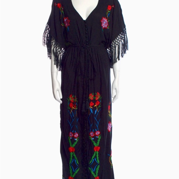 Fillyboo Black Maxi Dress with Vibrant Floral Embroidery (XL) - Picture 6 of 8